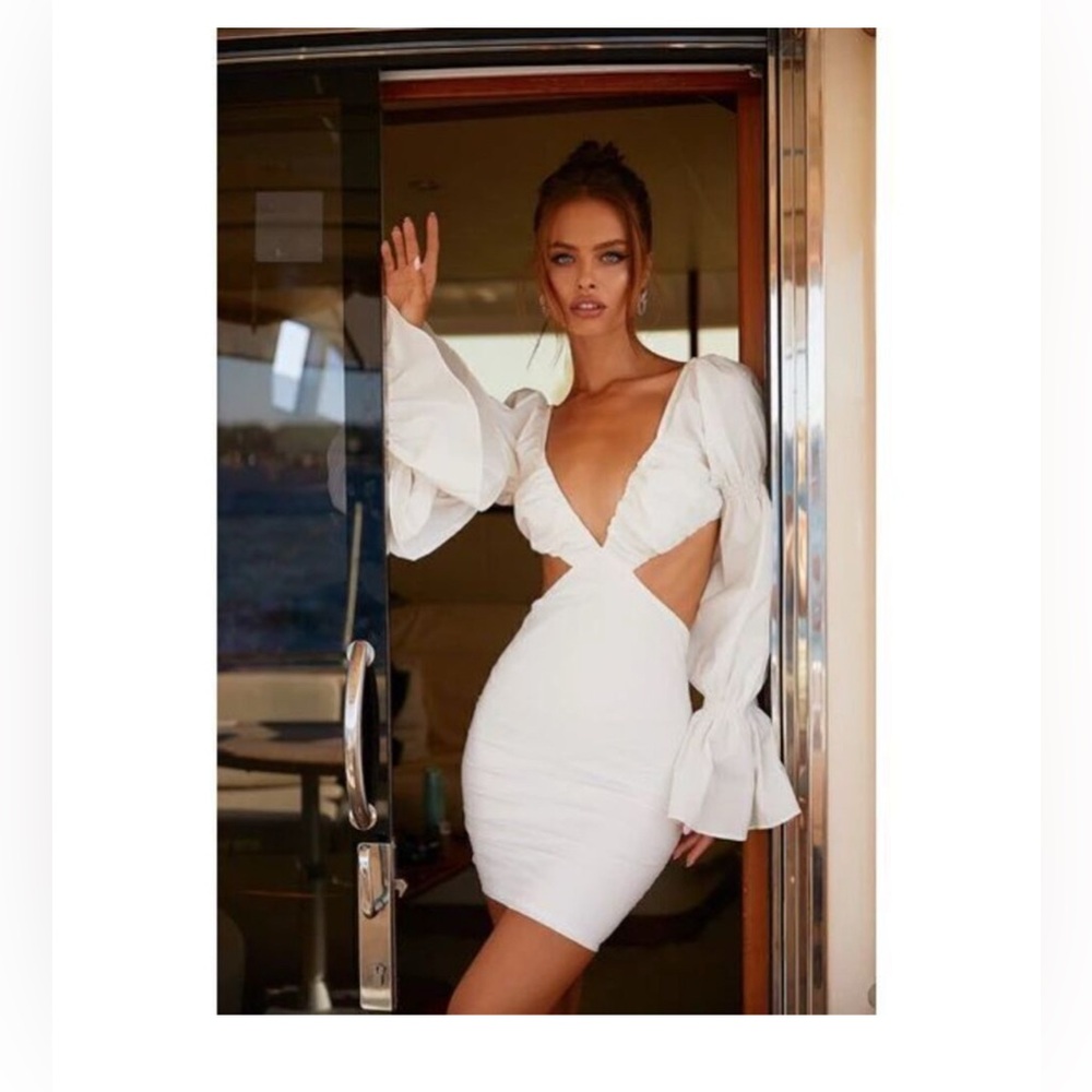 NWT Alamour The Label White Long Sleeve Dress